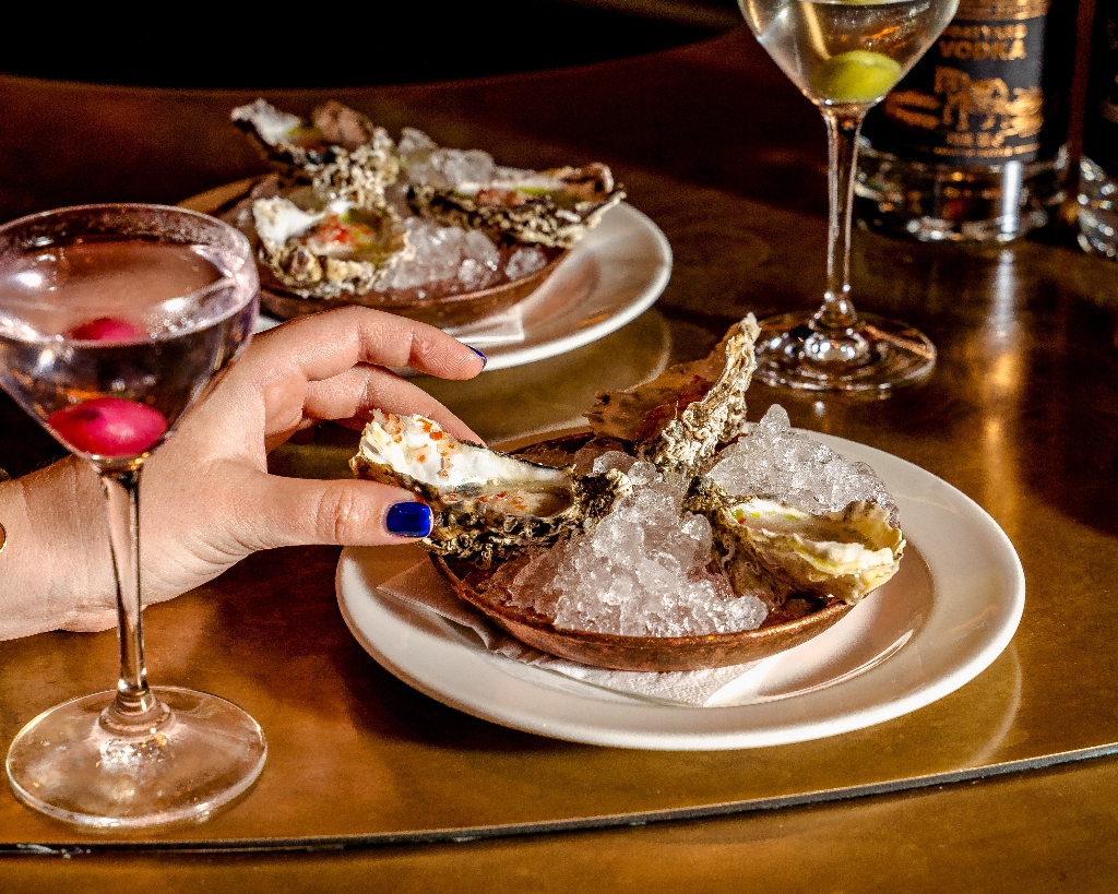 Martini & Oyster Hour (s)