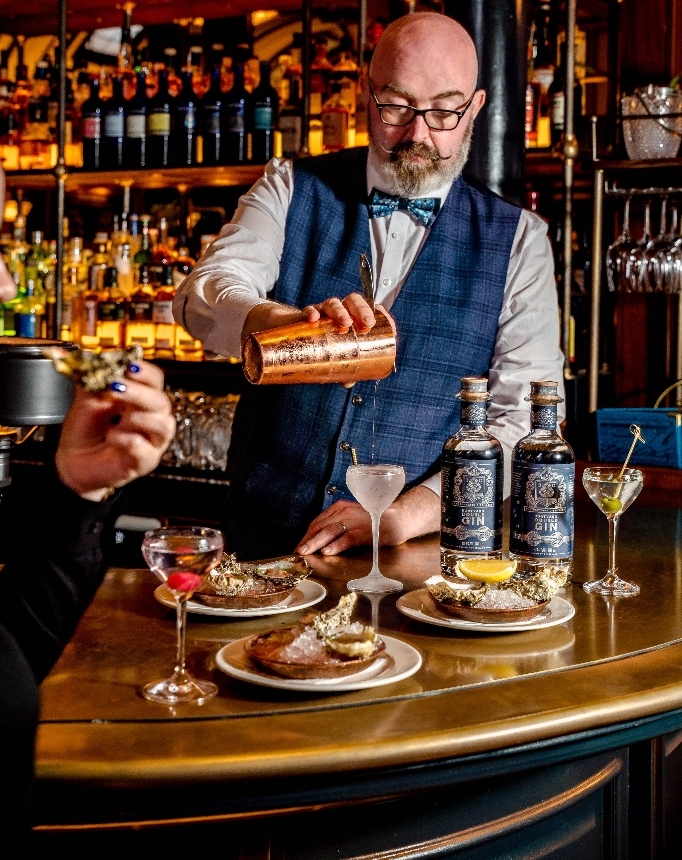 Martini & Oyster Hour (s)